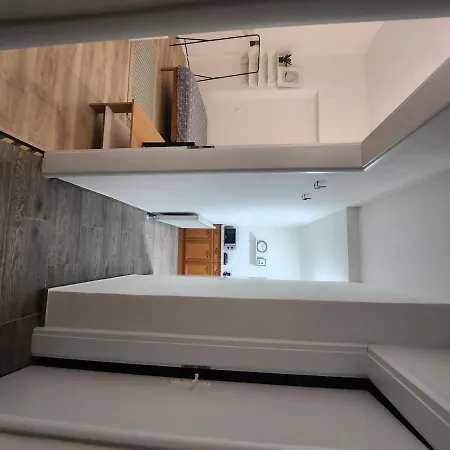 Minimalist Apartment *
